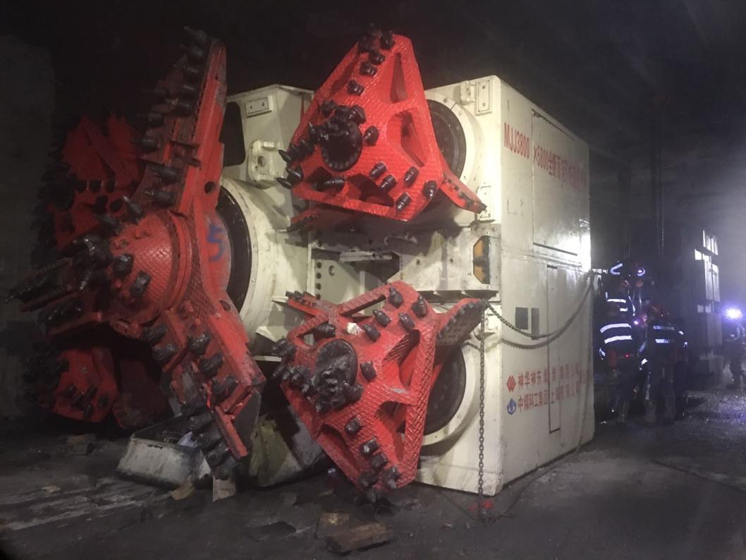 落差5.1米！全斷面矩形快速掘進(jìn)機(jī)開啟過斷層先例