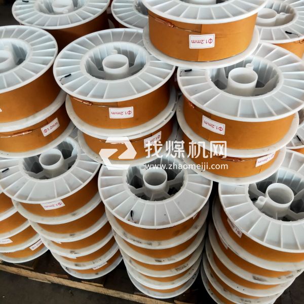 不用預(yù)熱焊接耐磨板新產(chǎn)品 JD825焊接耐磨板焊絲焊條